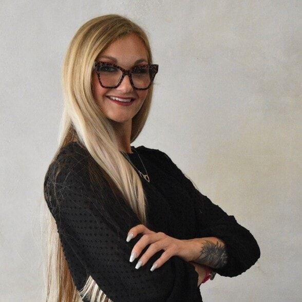 Land Listing Agent Photo