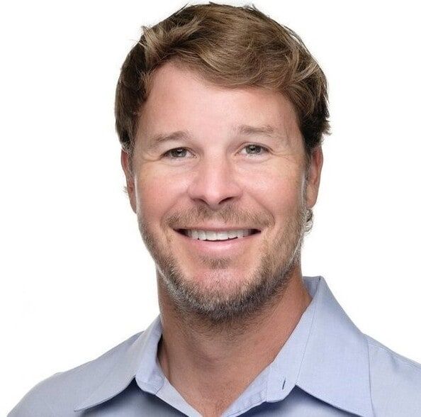 Land Listing Agent Photo