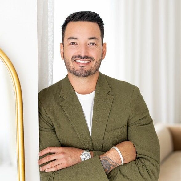 Land Listing Agent Photo