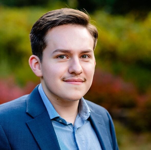 Land Listing Agent Photo