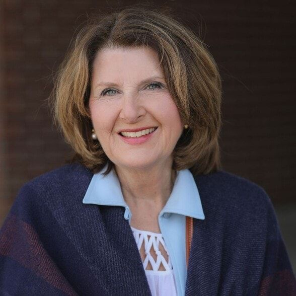 Land Listing Agent Photo