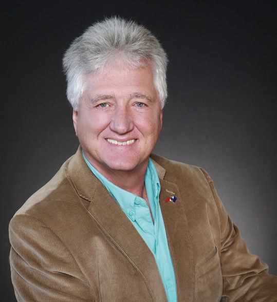 Land Listing Agent Photo