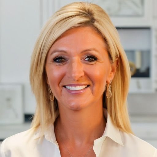 Land Listing Agent Photo