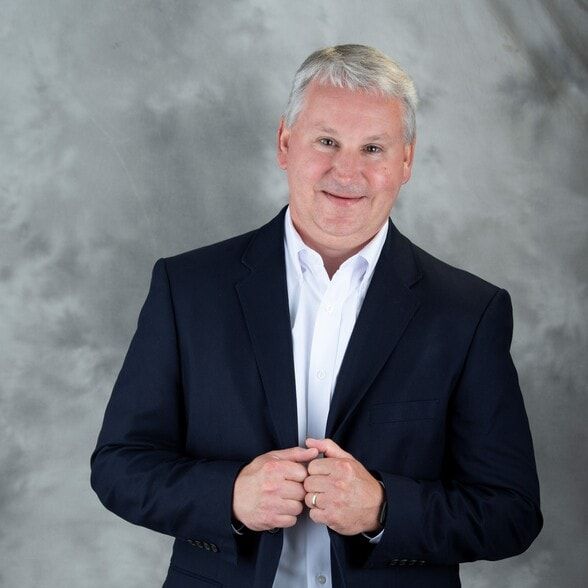 Land Listing Agent Photo