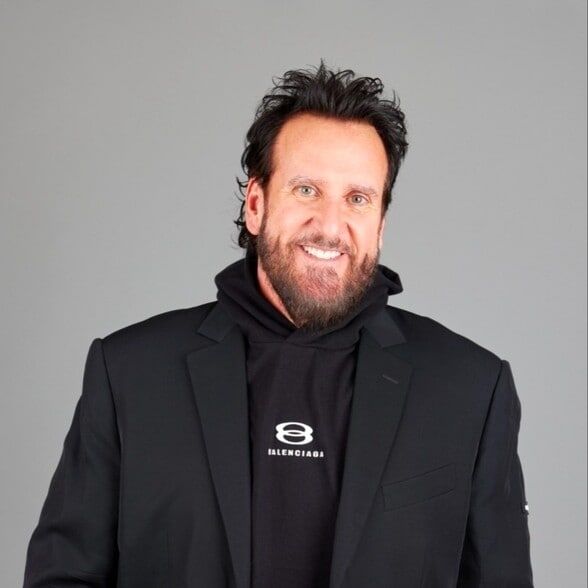 Land Listing Agent Photo