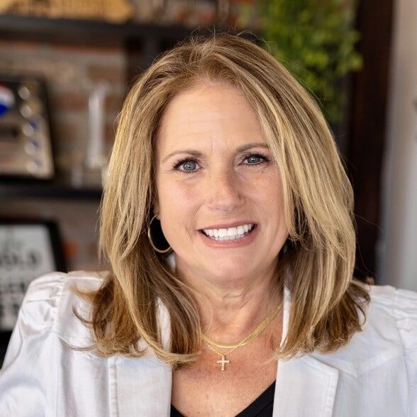 Land Listing Agent Photo