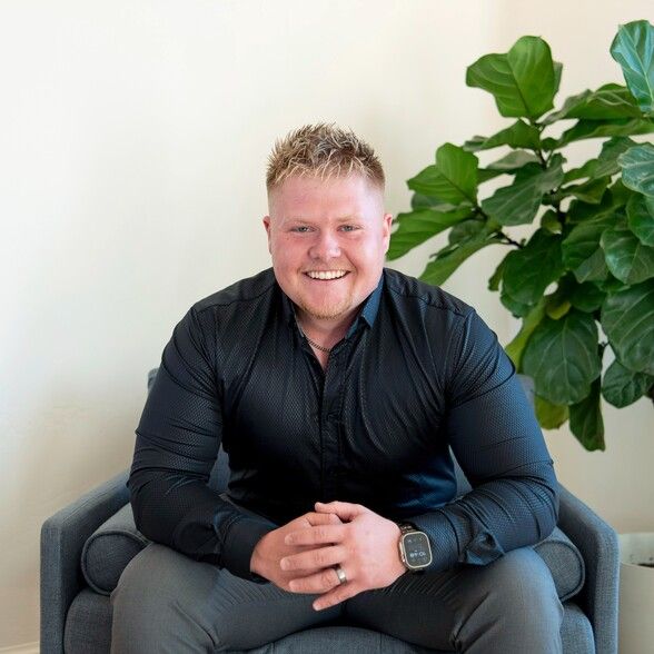 Land Listing Agent Photo