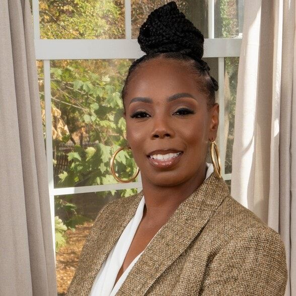 Land Listing Agent Photo