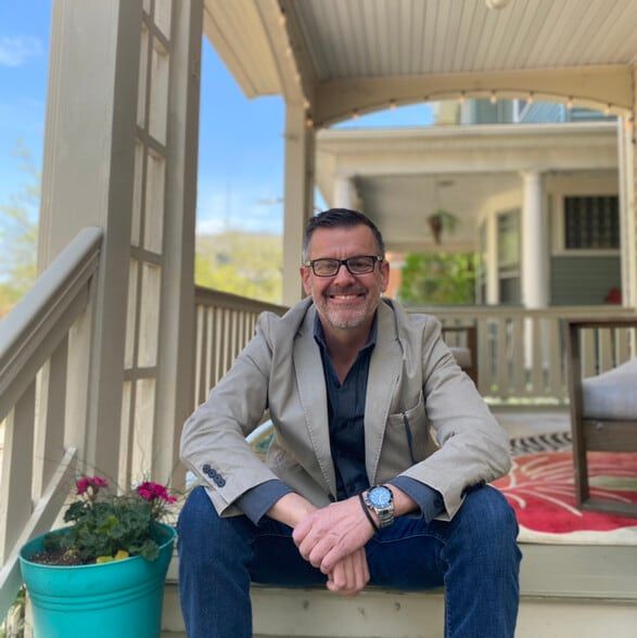 Land Listing Agent Photo