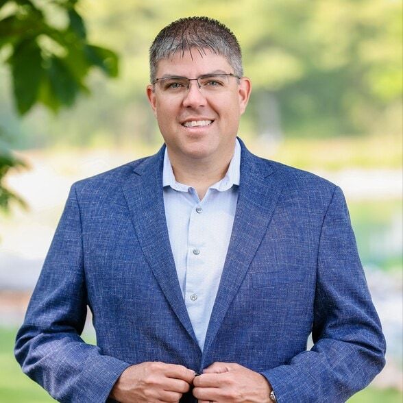 Land Listing Agent Photo