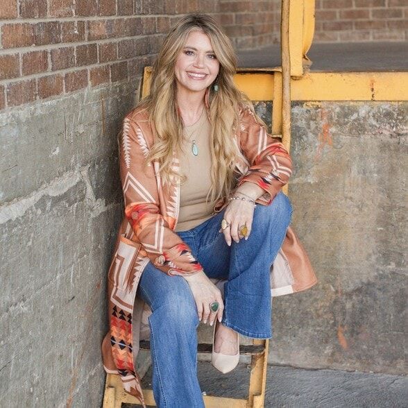 Land Listing Agent Photo