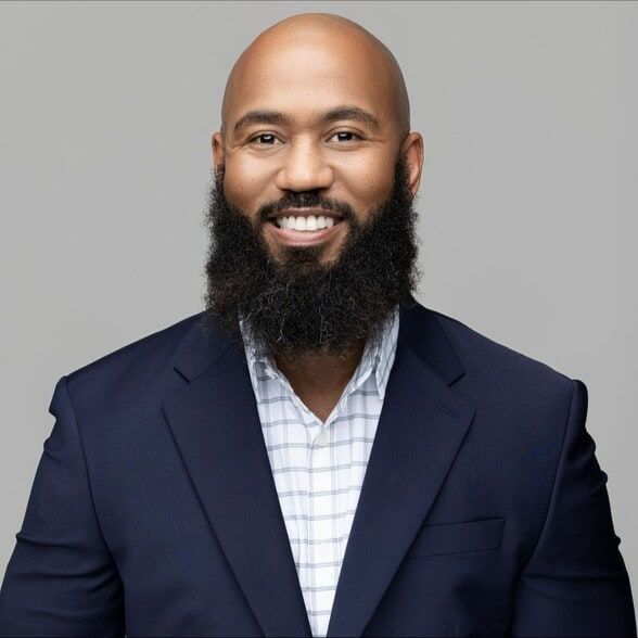 Land Listing Agent Photo