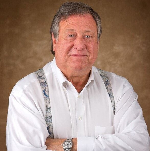 Land Listing Agent Photo