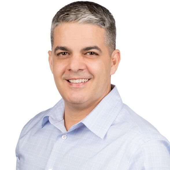 Land Listing Agent Photo