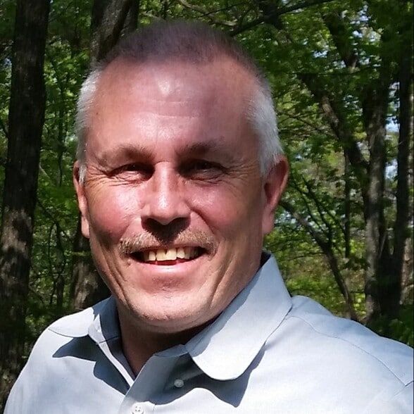 Land Listing Agent Photo