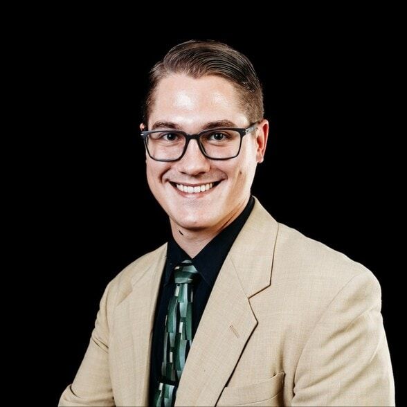 Land Listing Agent Photo