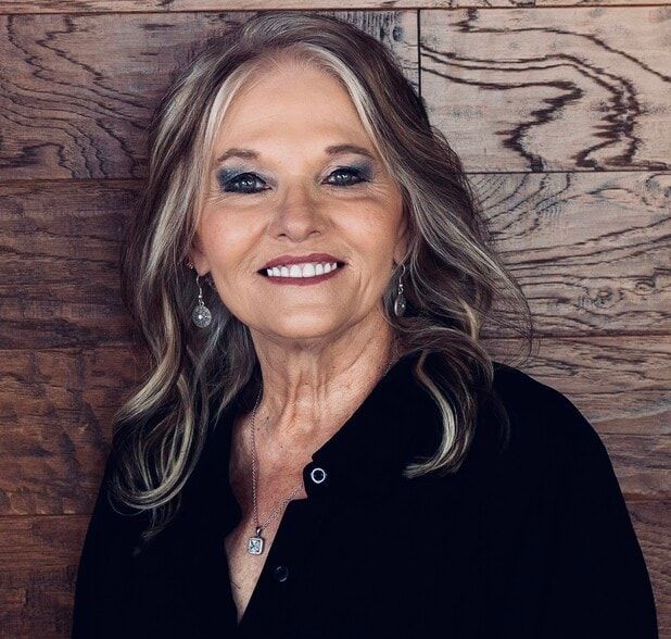 Land Listing Agent Photo