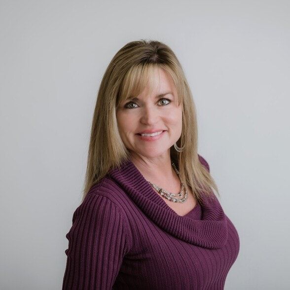 Land Listing Agent Photo