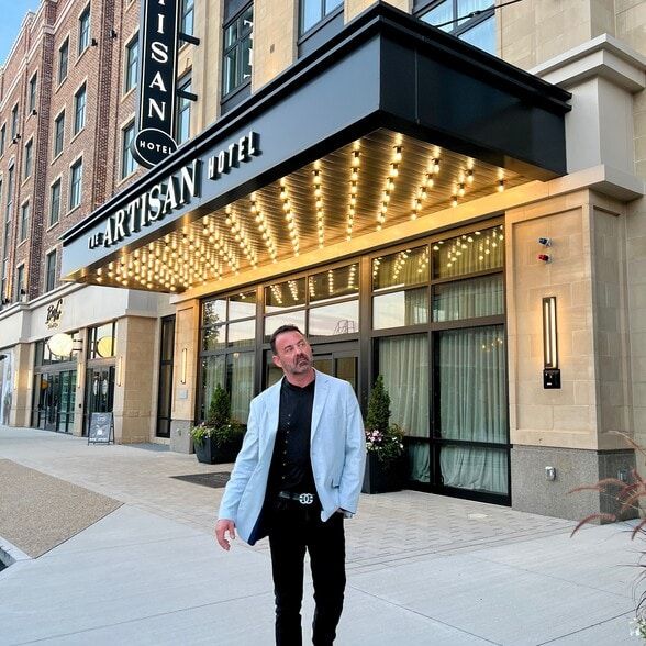 Land Listing Agent Photo