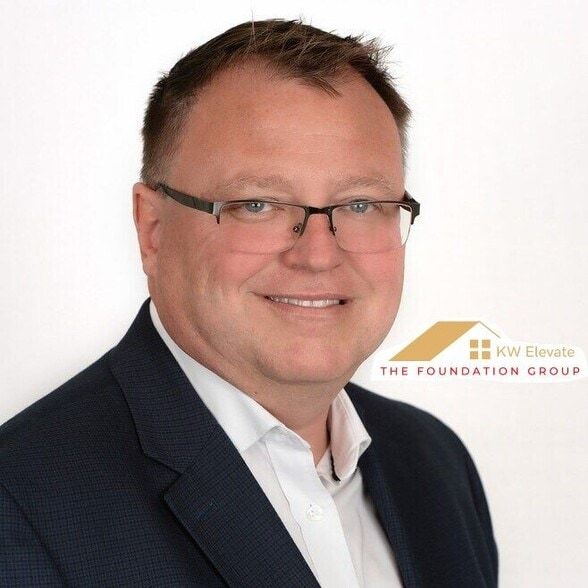 Land Listing Agent Photo