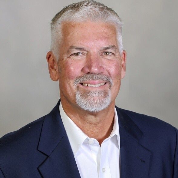 Land Listing Agent Photo