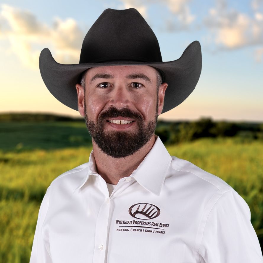 Land Listing Agent Photo