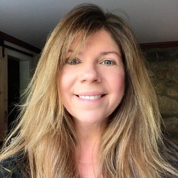 Land Listing Agent Photo