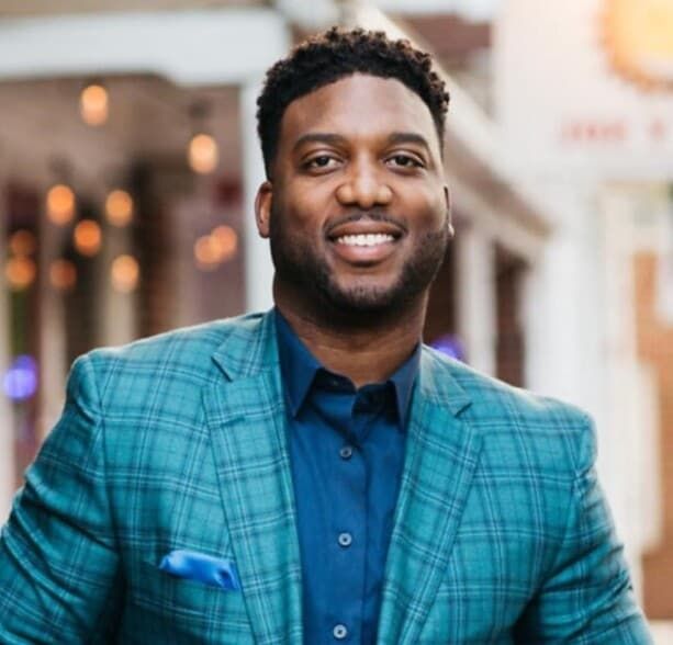 Land Listing Agent Photo