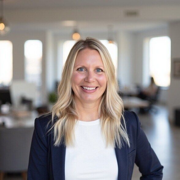 Land Listing Agent Photo