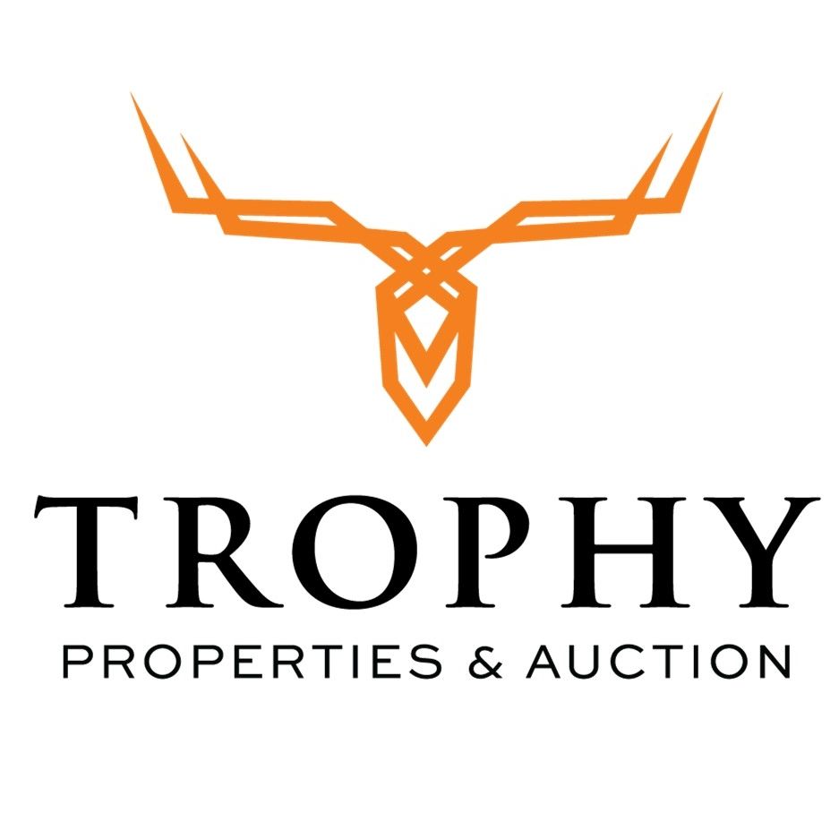 Land Listing Agent Photo