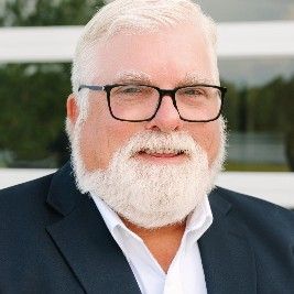 Land Listing Agent Photo