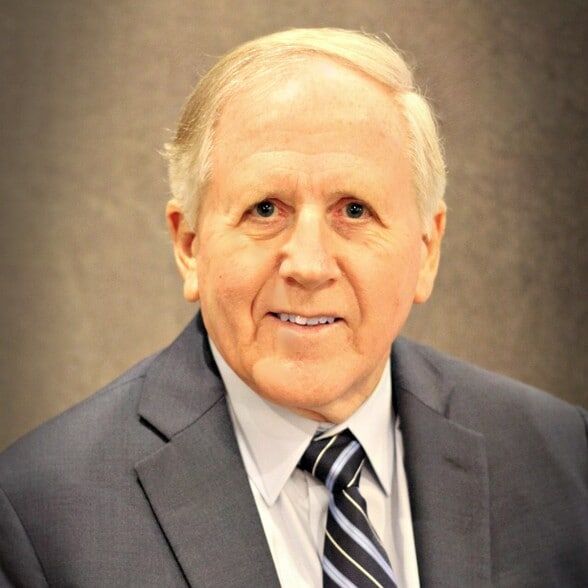 Land Listing Agent Photo