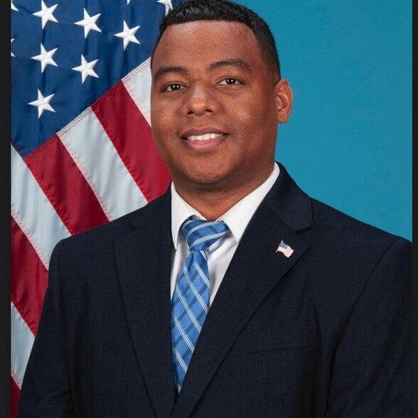 Land Listing Agent Photo