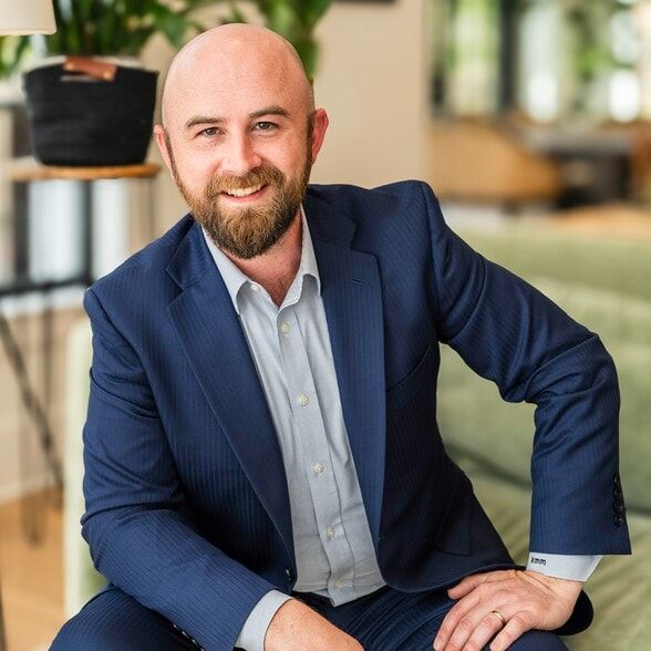 Land Listing Agent Photo