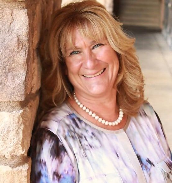 Land Listing Agent Photo