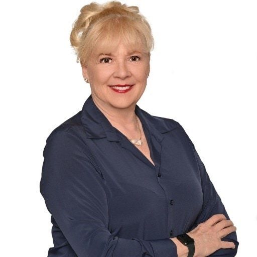 Land Listing Agent Photo