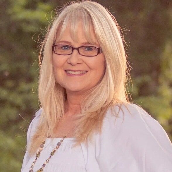 Land Listing Agent Photo