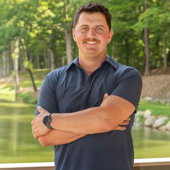 Land Listing Agent Photo