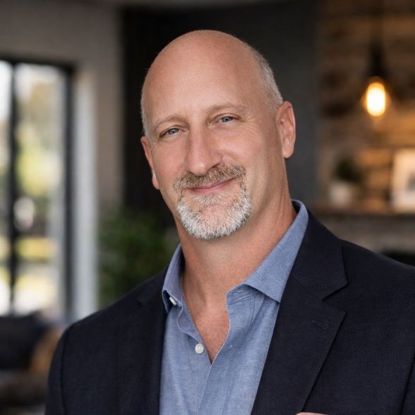 Land Listing Agent Photo