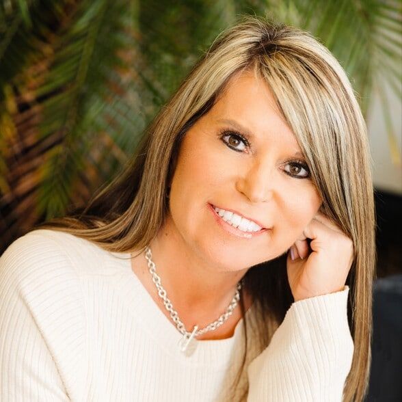 Land Listing Agent Photo