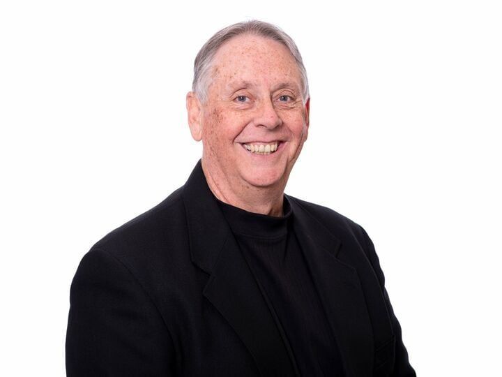 Land Listing Agent Photo