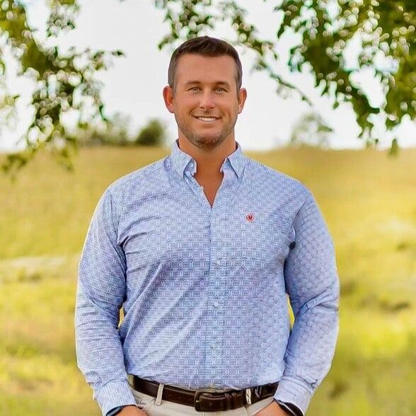 Land Listing Agent Photo