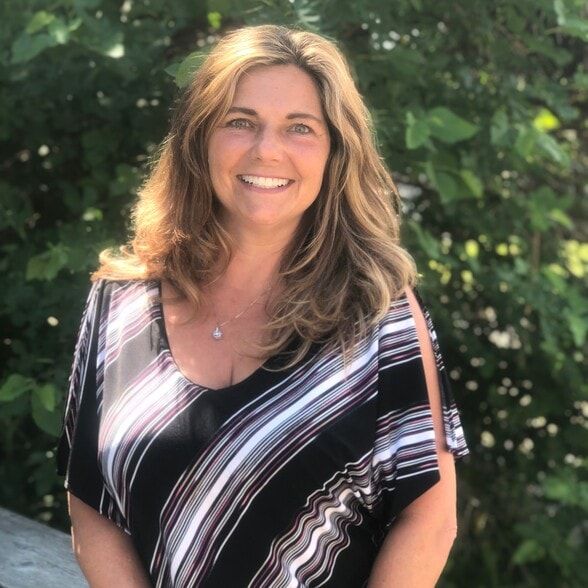 Land Listing Agent Photo