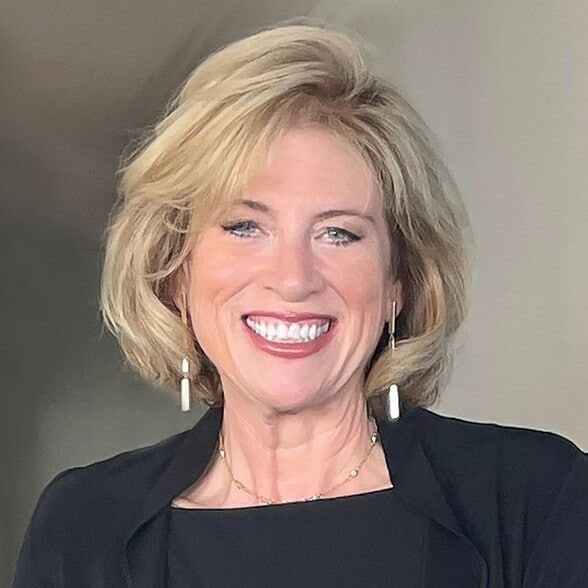 Land Listing Agent Photo