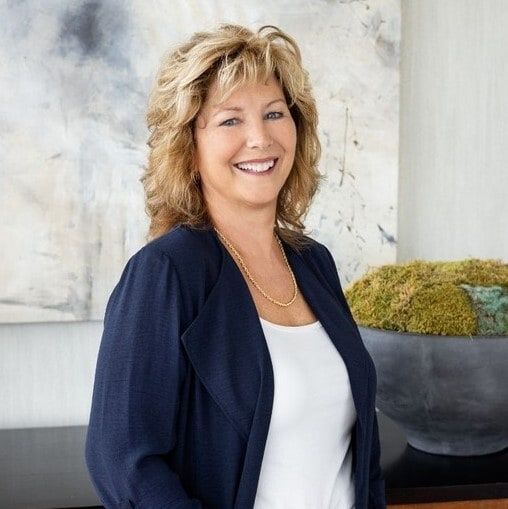 Land Listing Agent Photo