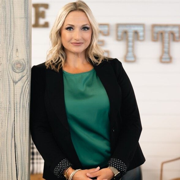 Land Listing Agent Photo