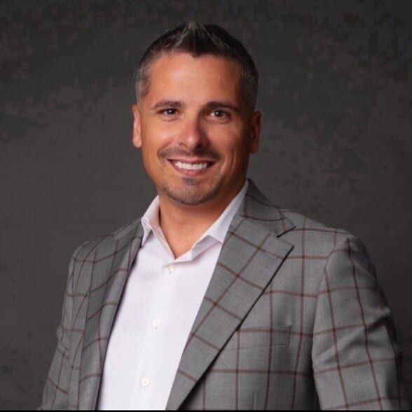 Land Listing Agent Photo