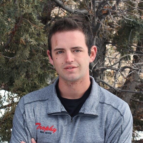 Land Listing Agent Photo