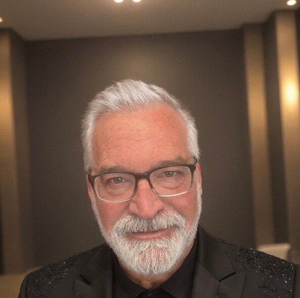 Land Listing Agent Photo