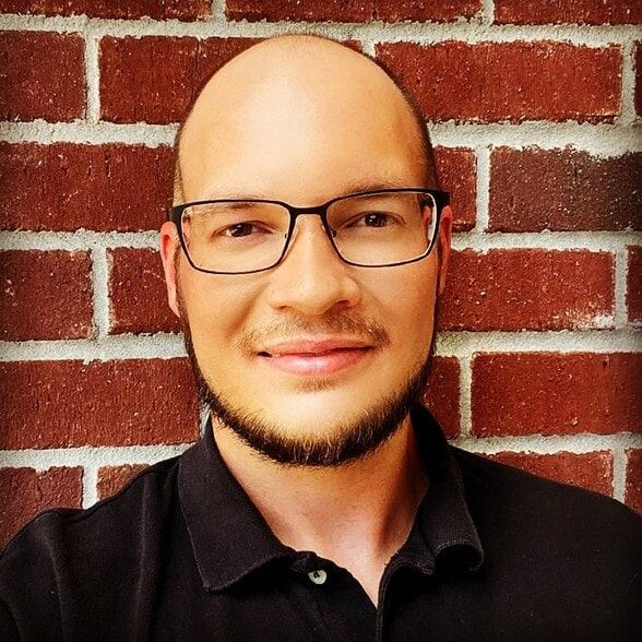 Land Listing Agent Photo